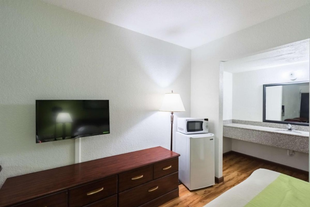 Room image 3